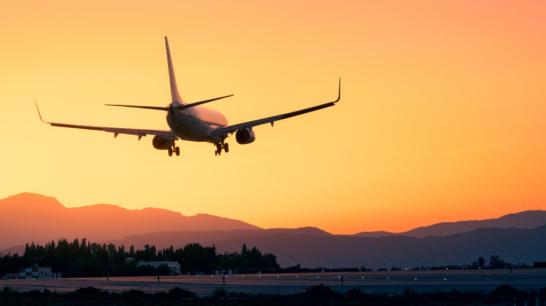 An aircraft coming in to land.