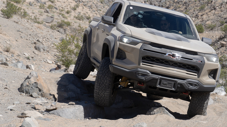 2024 Chevrolet Colorado ZR2 Bison flexing