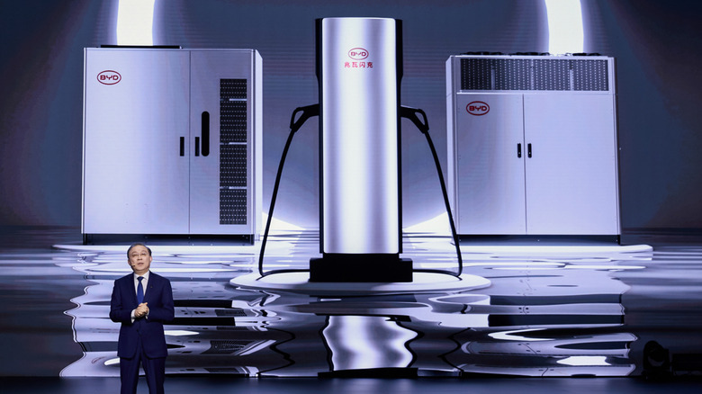BYD liquid-cooled Megawatt Flash Charging system