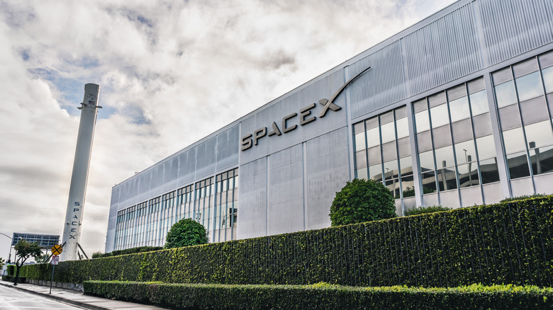 Prédio da sede da SpaceX