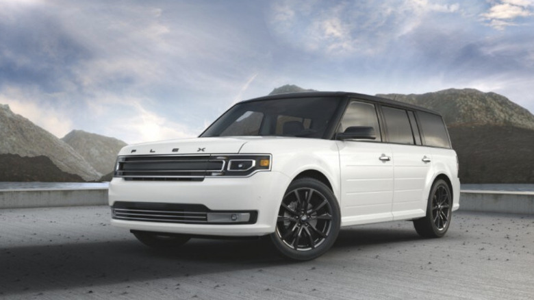 White Ford Flex