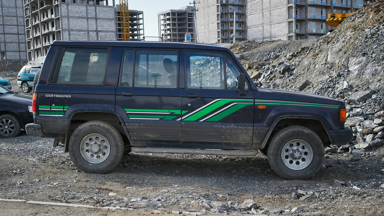 Side view of first generation Isuzu Trooper