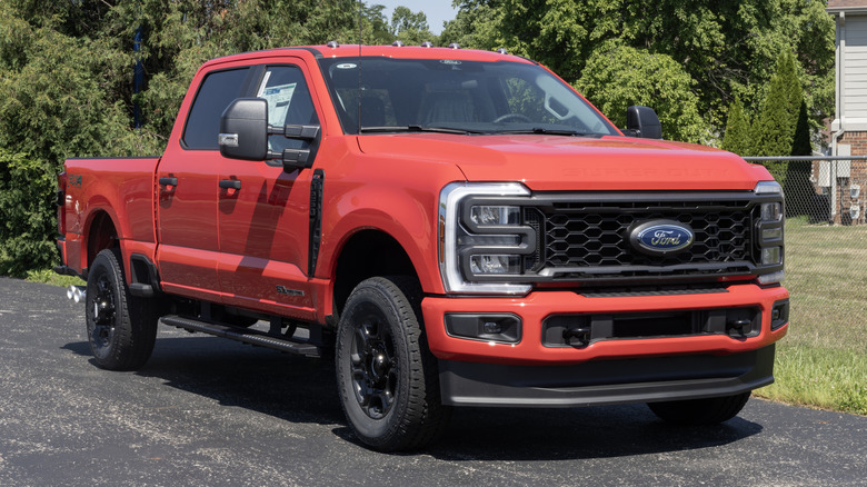 The Ford F-250 Super Duty SRW 4X4 crew cab truck