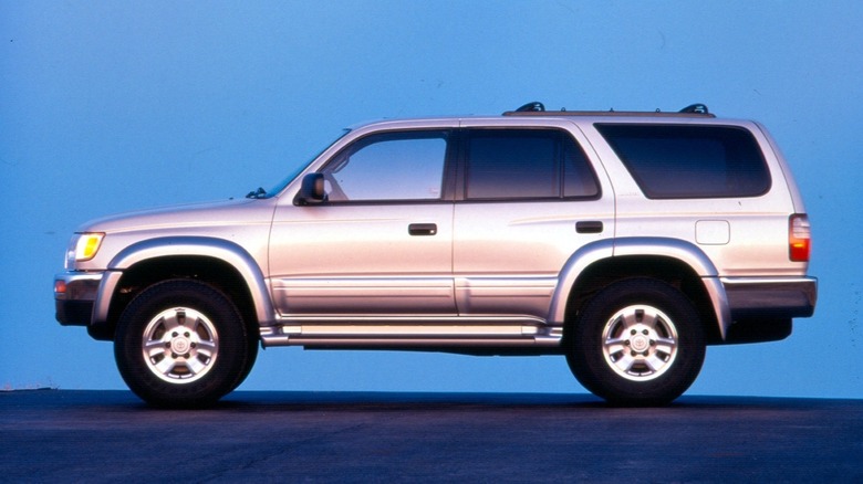 Side profile of a third-gen Toyota 4Runner