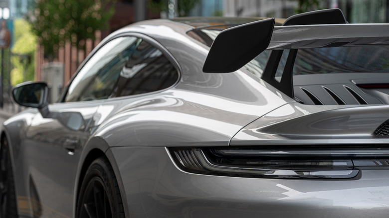 Porsche 991 GT3, close-up of rear-left 3/4 panel