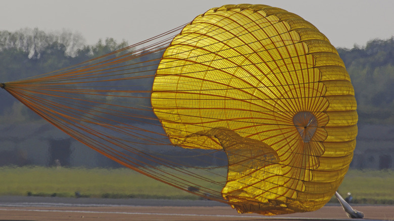 Fully deployed drag chute