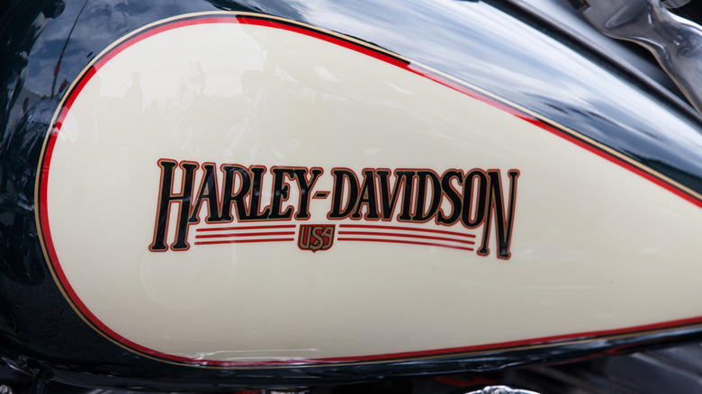 Harley-Davidson logo on a motor cycle fuel tank