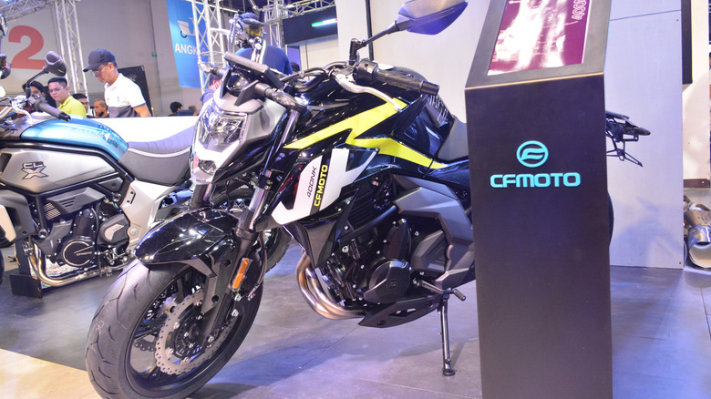 CFMOTO 400NK on display at a show