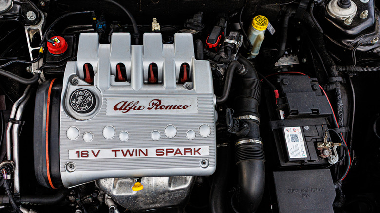 Alfa Romeo 16V Twin Spark engine