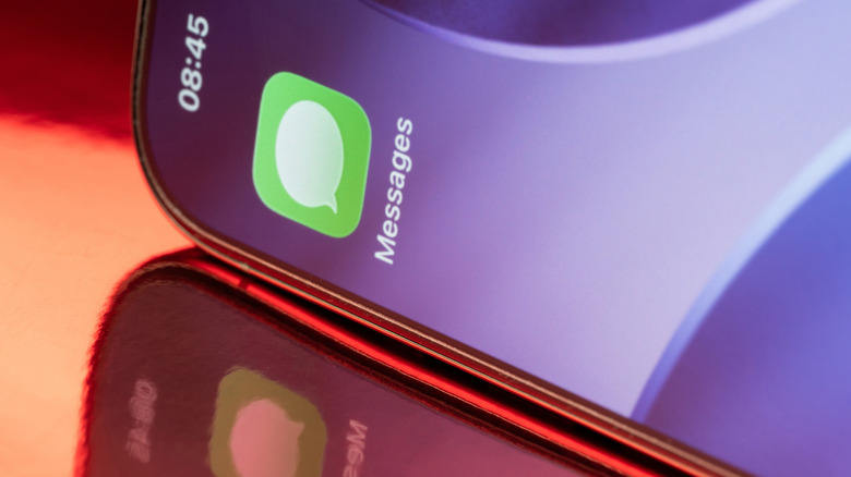 iMessages icon showing on a smartphone's screen