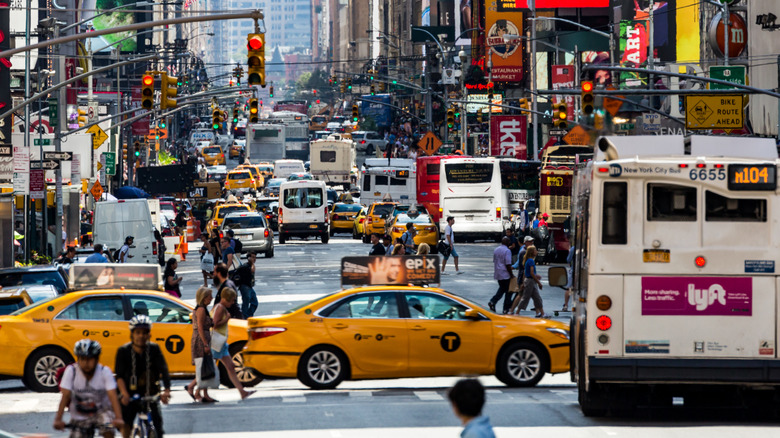 Views of the rush streets of Manhattan at 7th Avenue