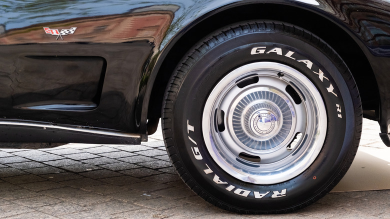 Car with Galaxy R1 Radial G/T tires