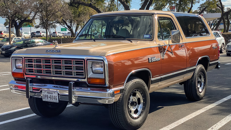 SUV Dodge Ramcharger
