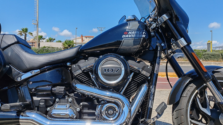 A Harley-Davidson motorcycle equipped with a Milwaukee-Eight 107 engine