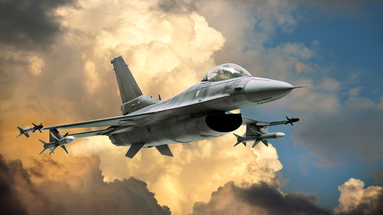 F-16 fighter jet in flight