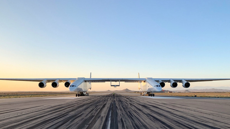 Stratolaunch Roc sat on the runway