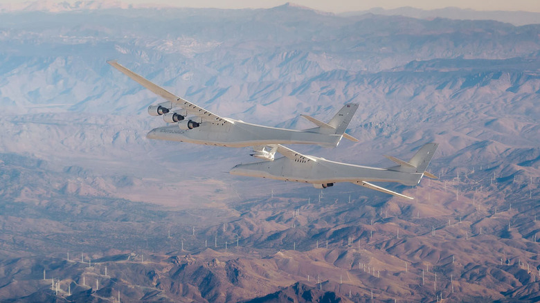 Stratolaunch Roc in the air