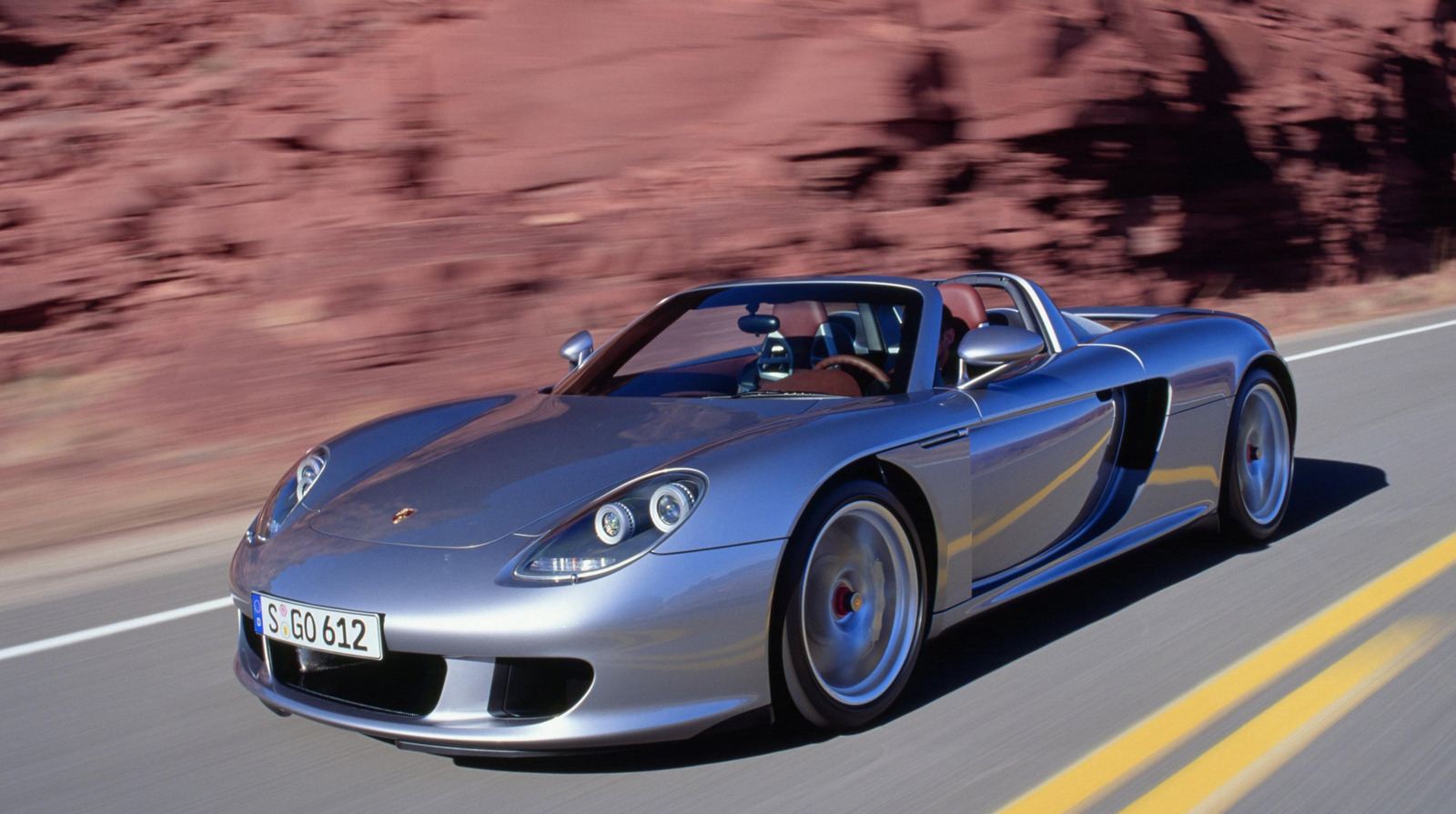 Why Drivers Say The Porsche Carrera GT Is One Of The Most Dangerous Supercars Out There