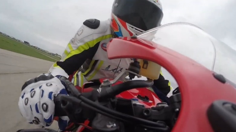Motorcycle rider using the Screwdriver Grip