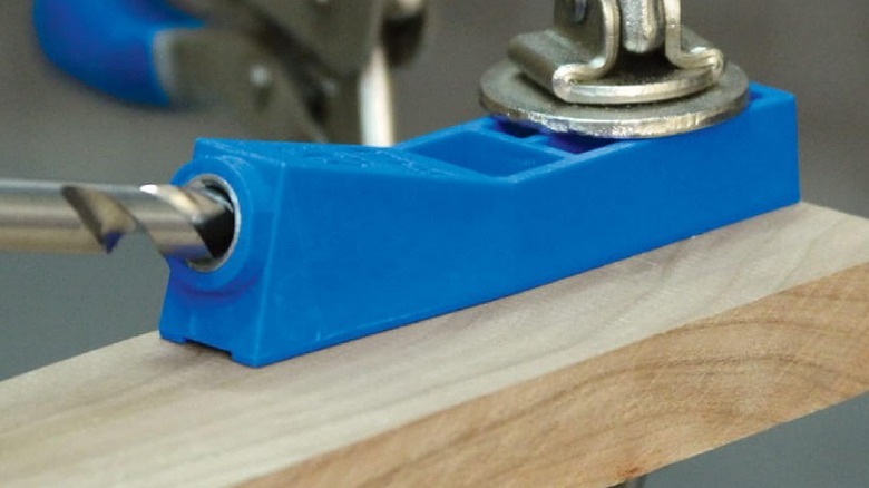 Kreg single jig clamped to board