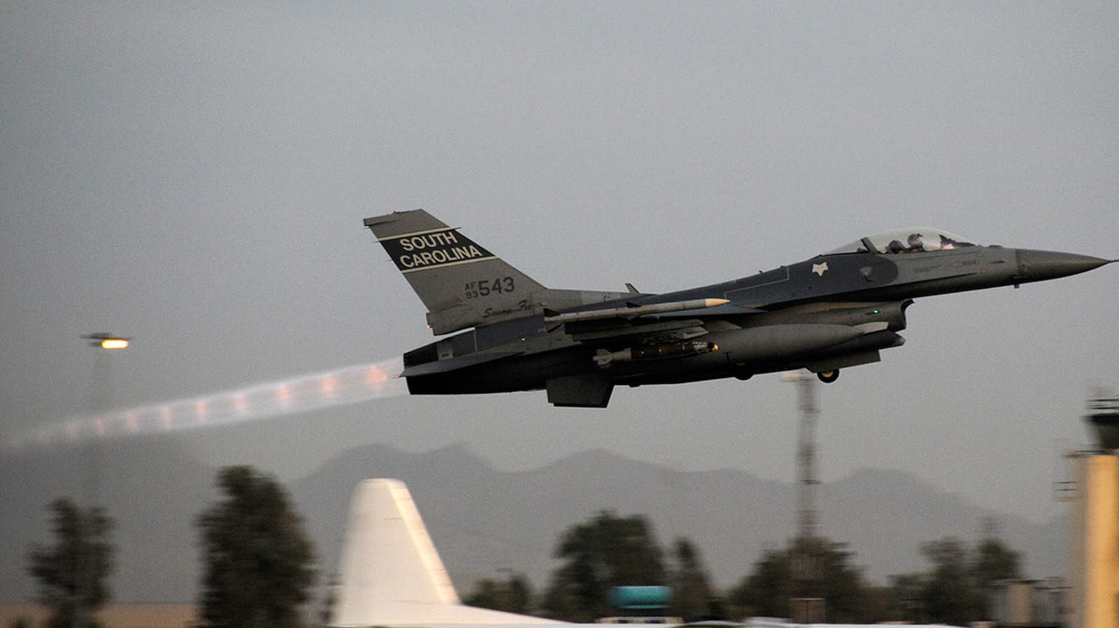 Why Fighter Jet Afterburners Create Glowing 'Shock Diamonds'