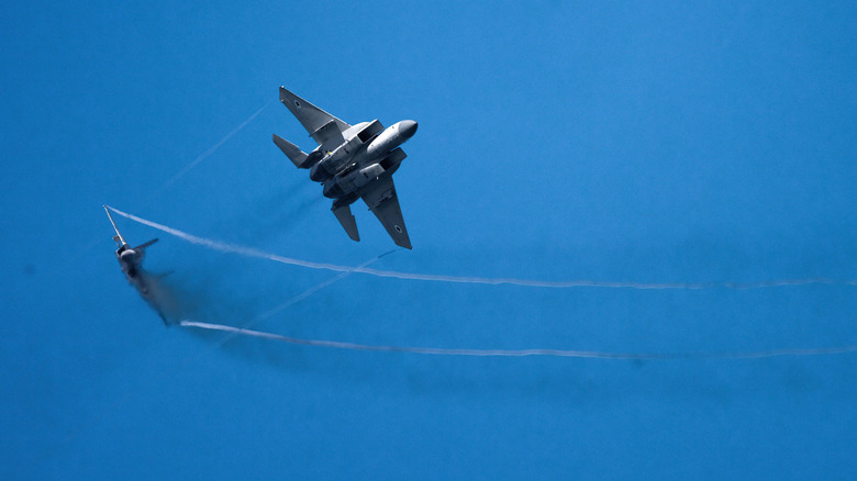 F-15 aircraft in an aerial dogfight demonstration in Haifa, Israel (2023).