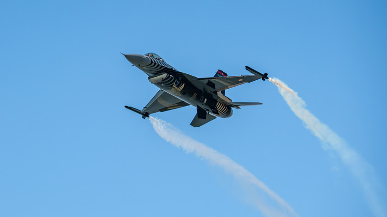 F-16 fighter jet in flight