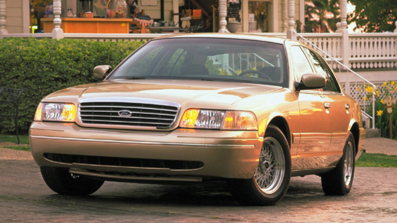 1999 Ford Crown Victoria