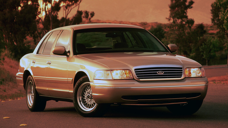 1999 Ford Crown Victoria