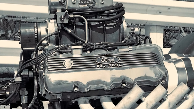 Ford "Cammer" hemi engine close-up