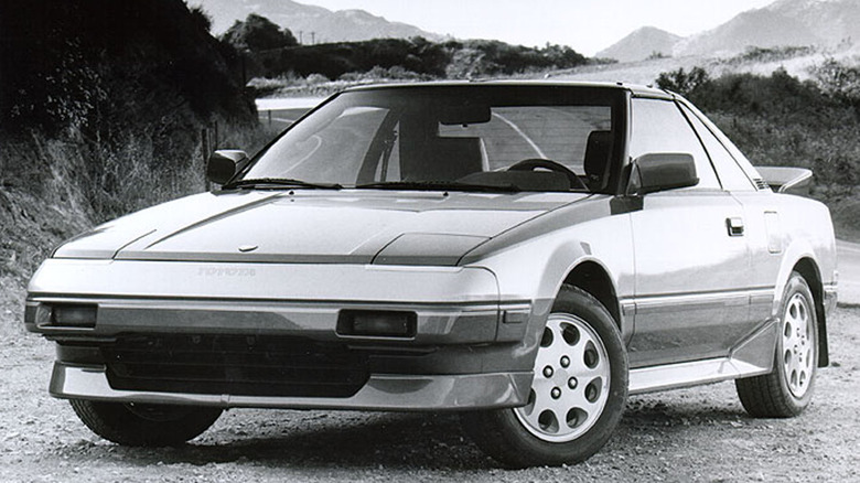 Toyota MR2 first gen parked dirt