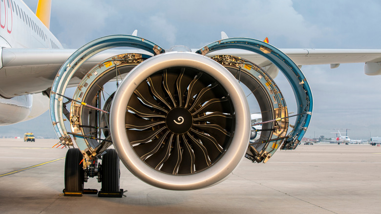 Jet engine of a commercial aircraft with a spiral on it