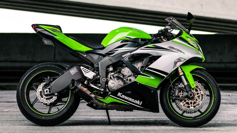 Perfil lateral do Kawasaki ZX-6R
