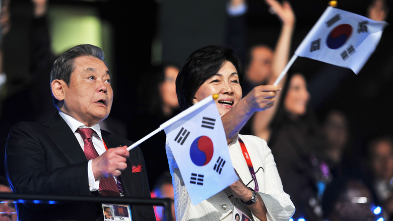 Lee Kun Hee Samsung CEO Korea flag