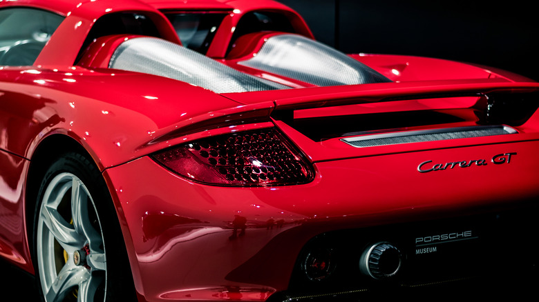 Silver Porsche Carrera GT back view