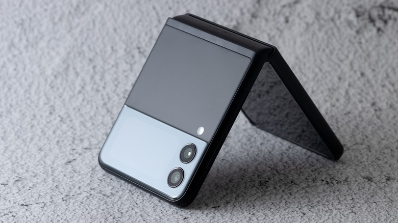 Samsung Galaxy Z Flip folded