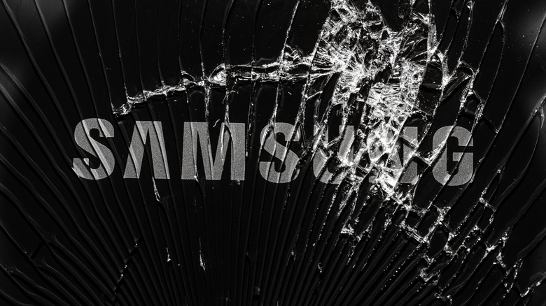 Shattered backplate on Samsung smartphone