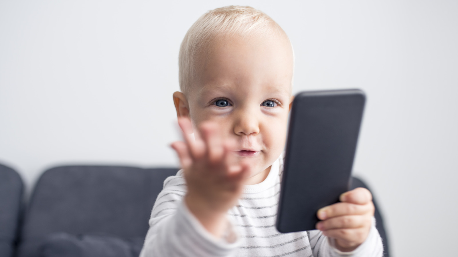 Why Screen Time May Harm Development In Babies – SlashGear