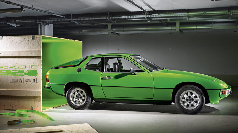 924