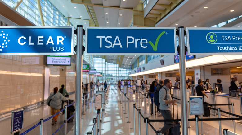beginning of queues for Clear Plus and TSA Pre-Check at airport