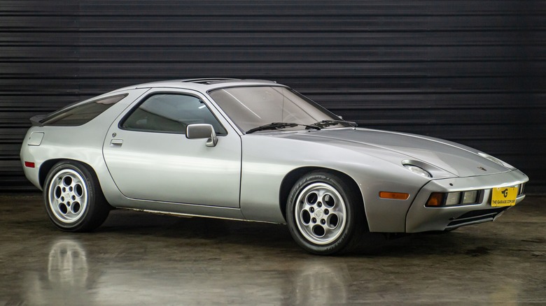 Silver Porsche 928