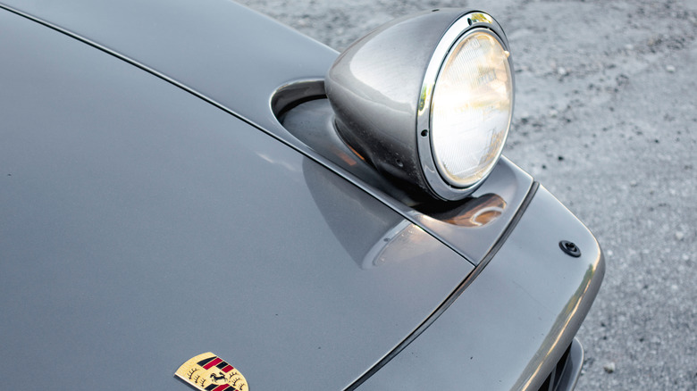 Porsche 928 headlight