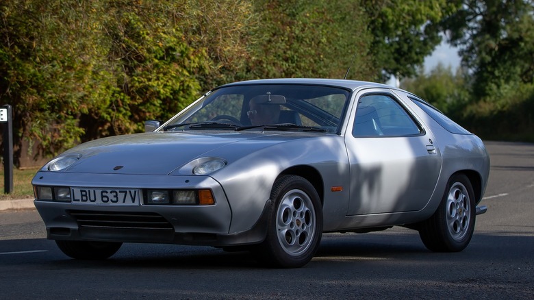 Silver Porsche 928