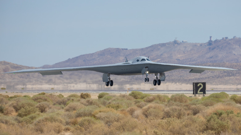 B-21 Raider landing