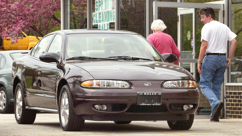 2004 Oldsmobile Alero Final 500 Edition on dealer lot