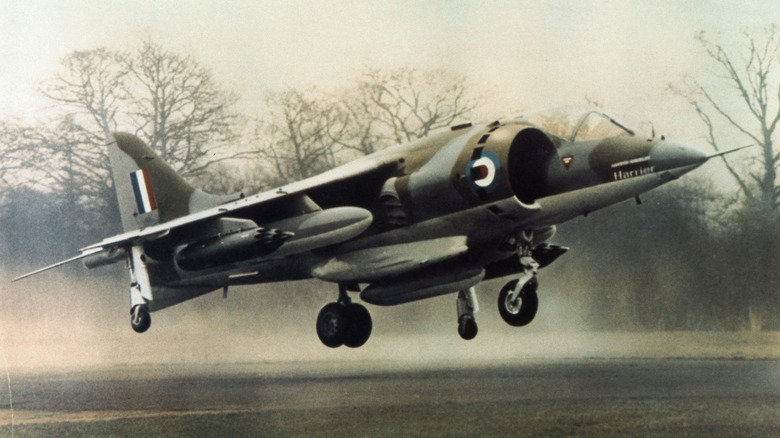 Harrier jet vertical landing