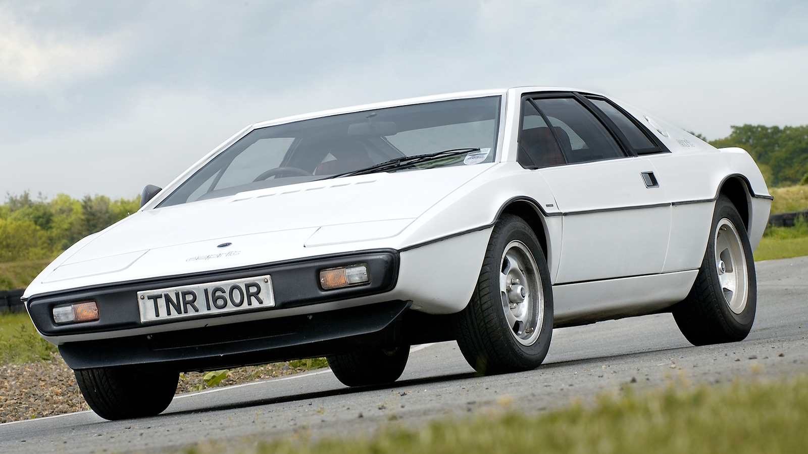 Why The Cost Of Maintenance Could Be A Total Dealbreaker If You Want A Lotus Esprit