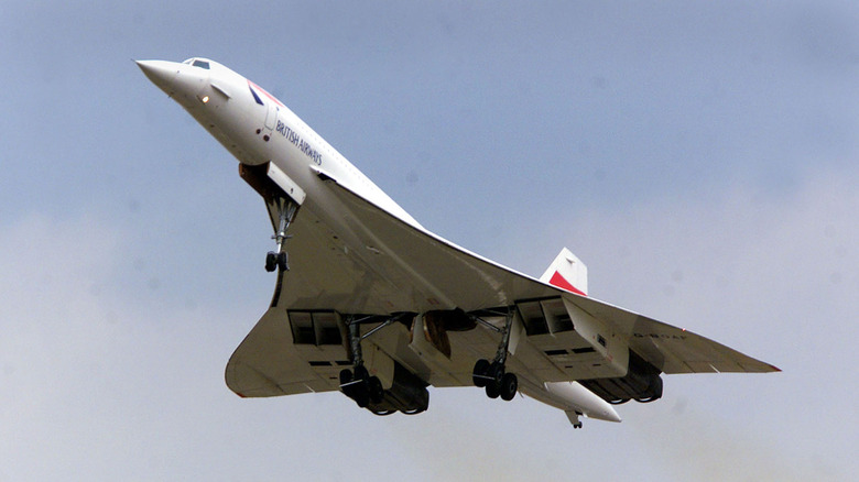 Concorde jet in flight