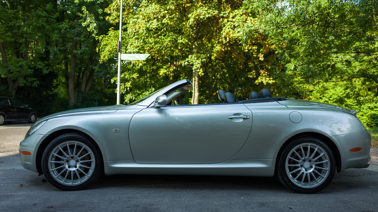 A Lexus SC 430 