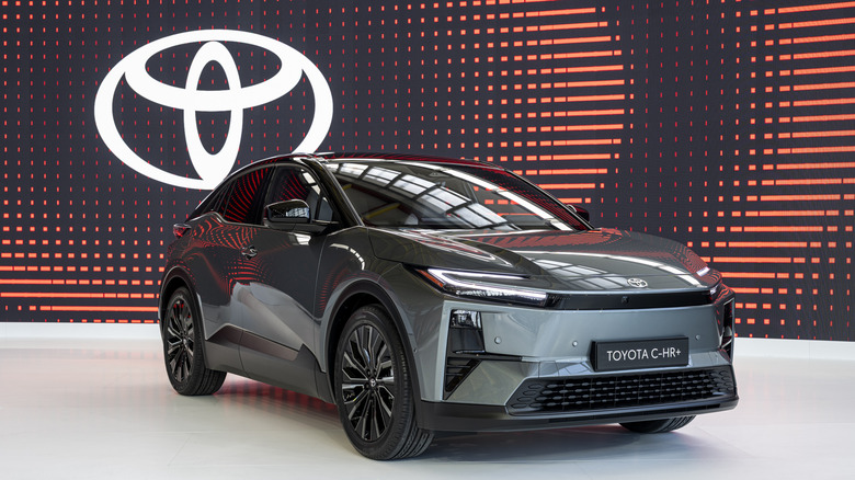 Toyota CH-R+